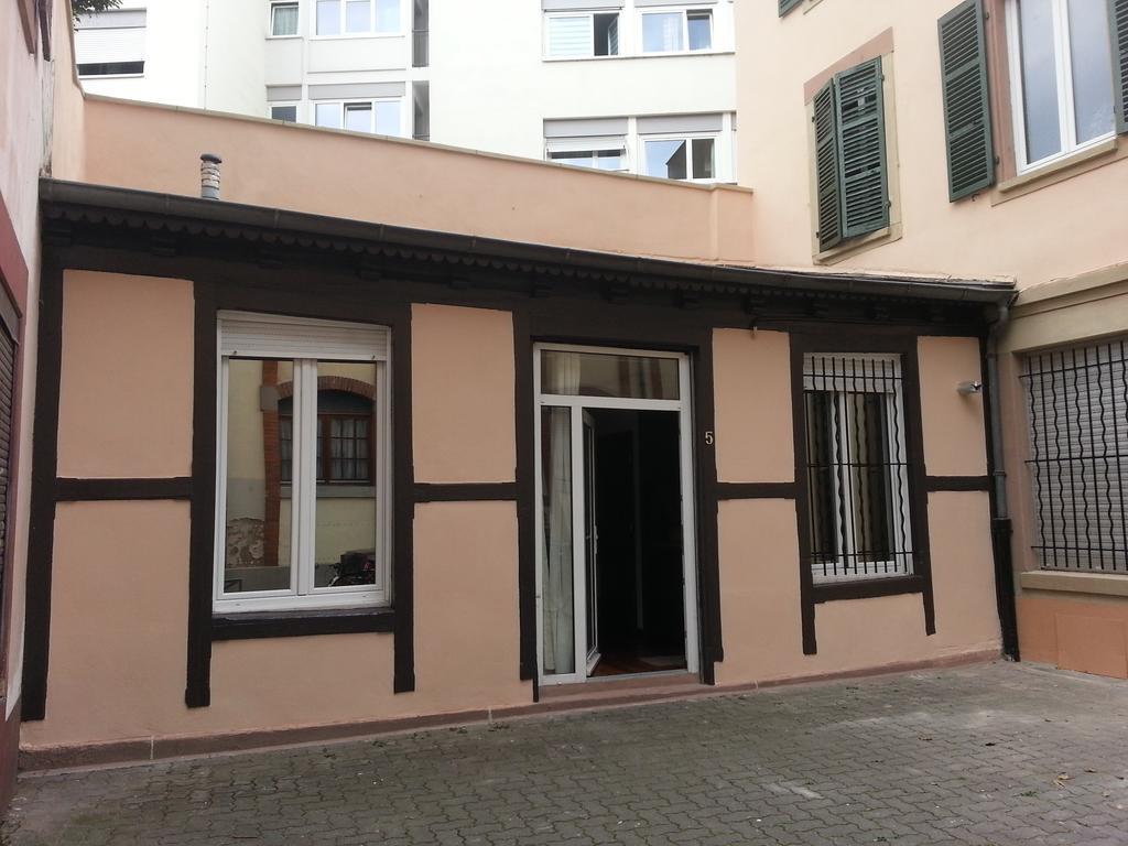 Apartment Charmant Studio A *